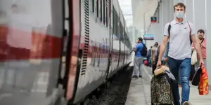 Сотрудники вокзала в Петербурге похитили из рюкзака пассажира более 800 тысяч рублей